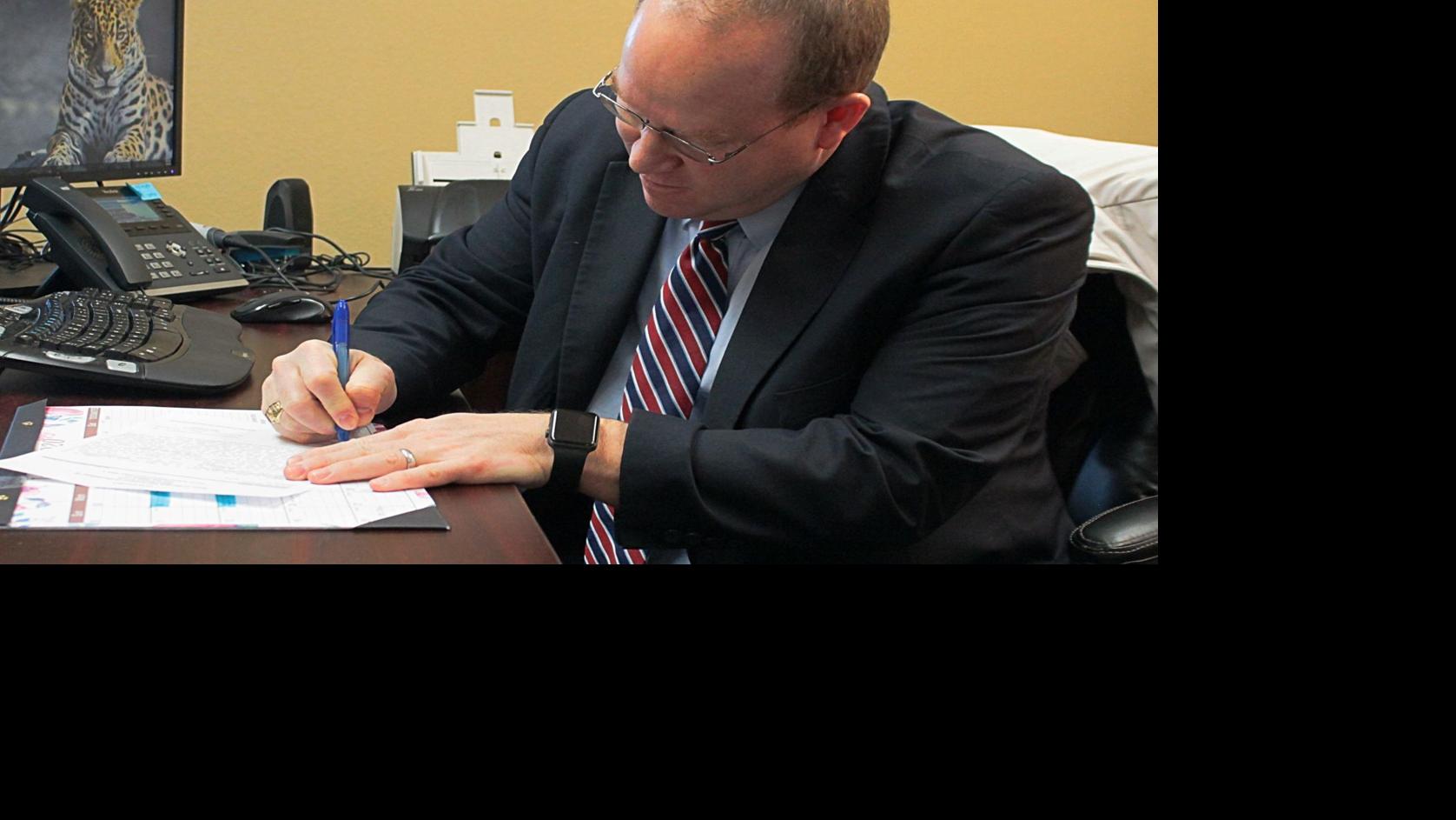 Attorney files to challenge Simons for Dept. 3 judge's seat