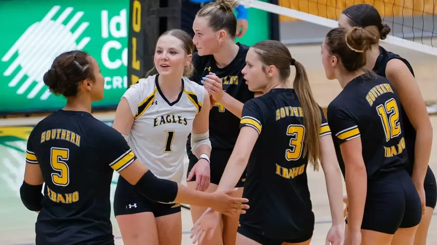 Golden Eagles cap opening weekend with sweep over Western Nebraska