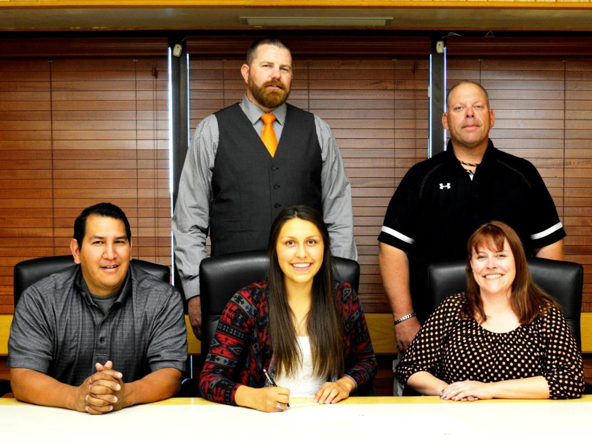 Wells Johnny To Lace Em Up For Lady Cougars Elko Elkodaily Com