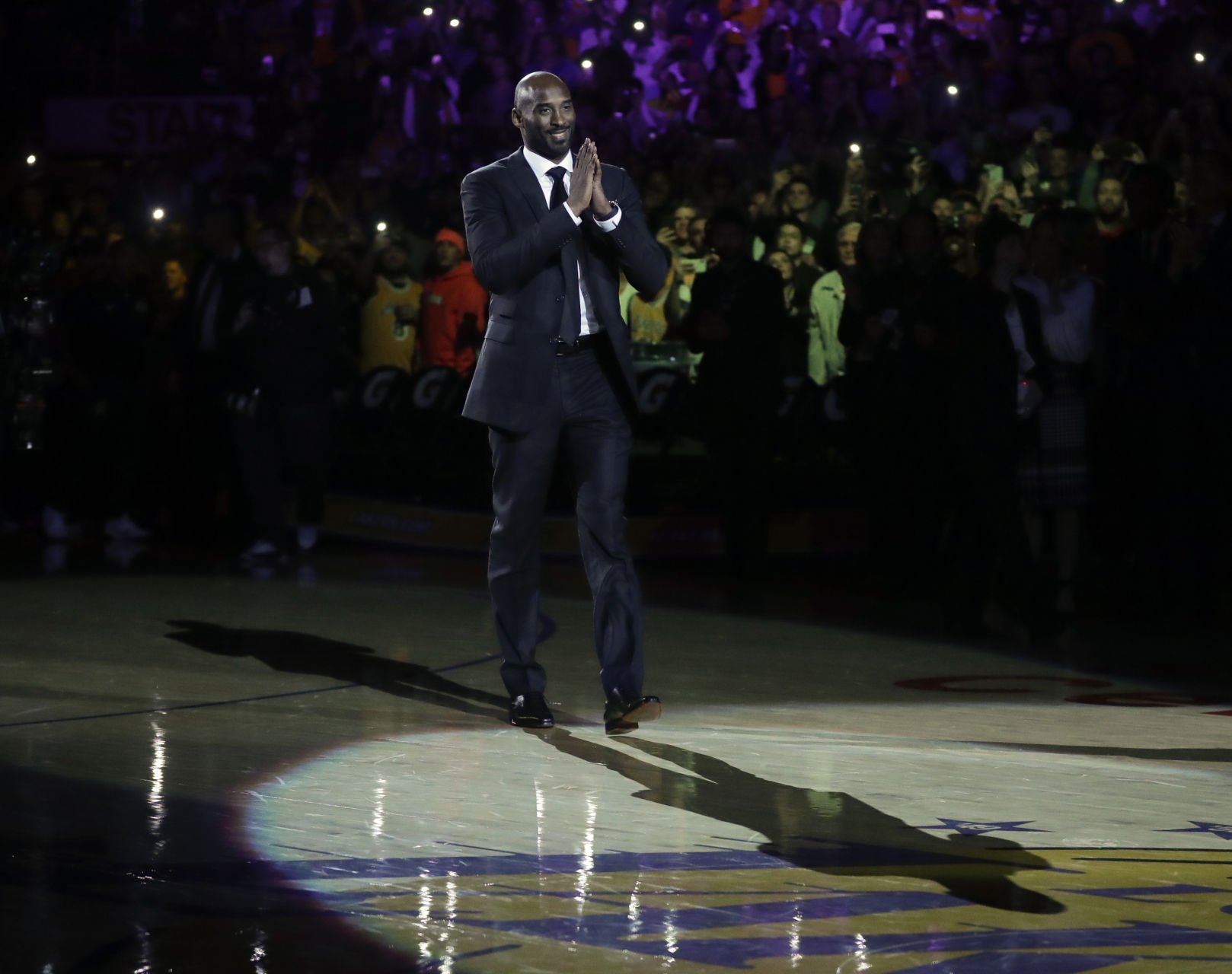 lakers retire kobe jersey