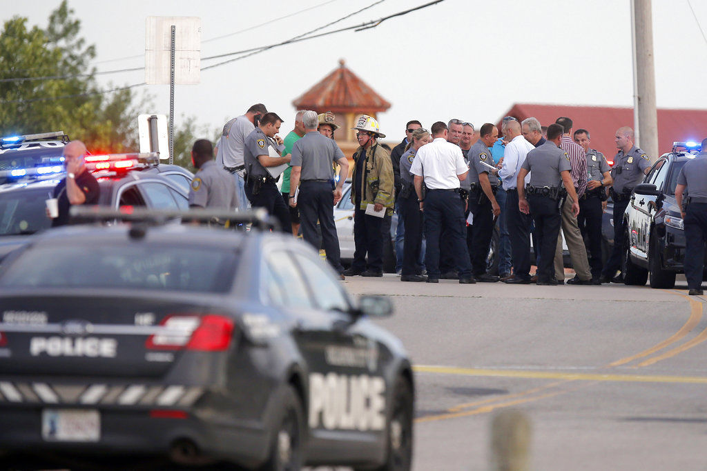 Bystanders kill restaurant shooter in Oklahoma
