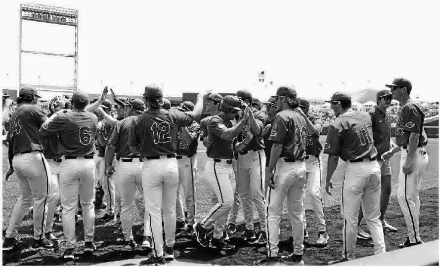 Florida locks up spot in the CWS finals