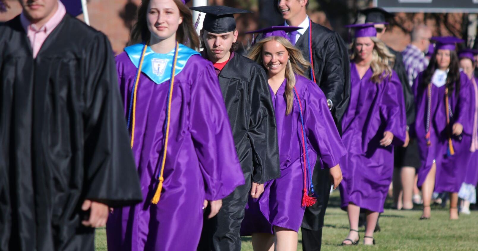 Spring Creek High School sends off seniors - Vimarsana News