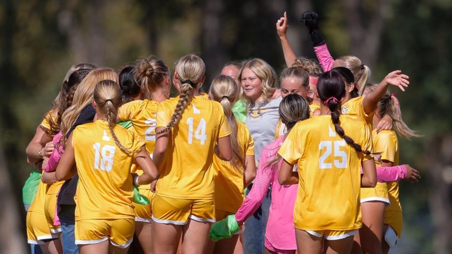 Golden Eagles continue postseason push; knock off 8th-ranked Salt Lake