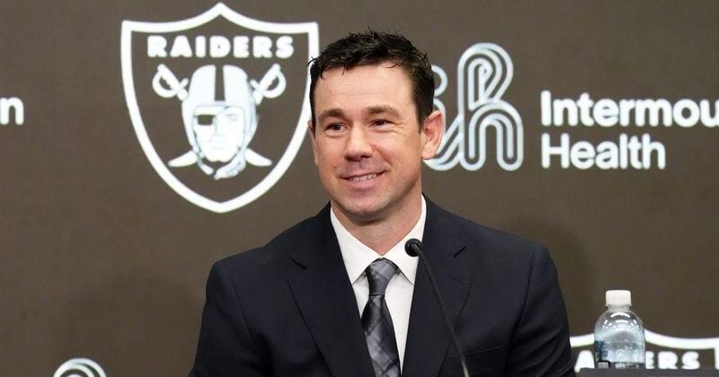 Klint Kubiak in favor of bridge QB as Raiders’ room shifts
