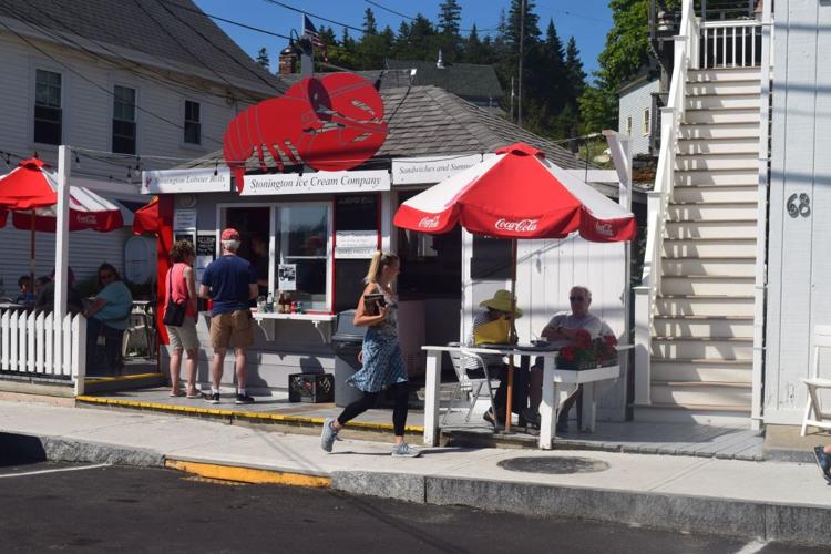 Stonington’s gWatson Gallery treats the eyes, ears and palate Arts