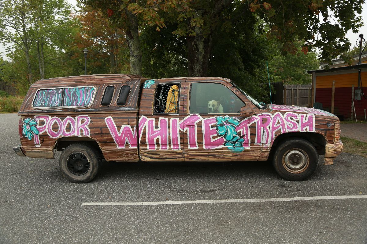 Video: “Poor White Trash artist” peddles her skills, Arts & Living