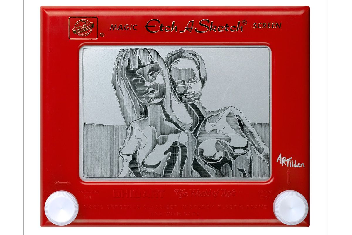 Etch A Sketch artist Christoph Brown shows off his skills