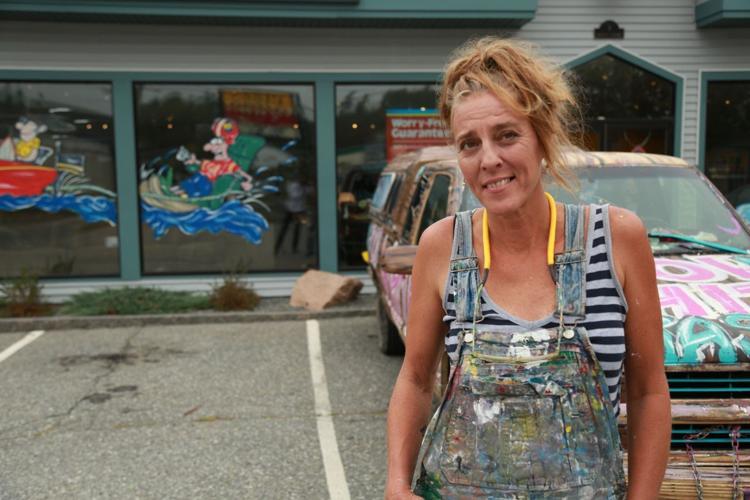 Video: “Poor White Trash artist” peddles her skills, Arts & Living