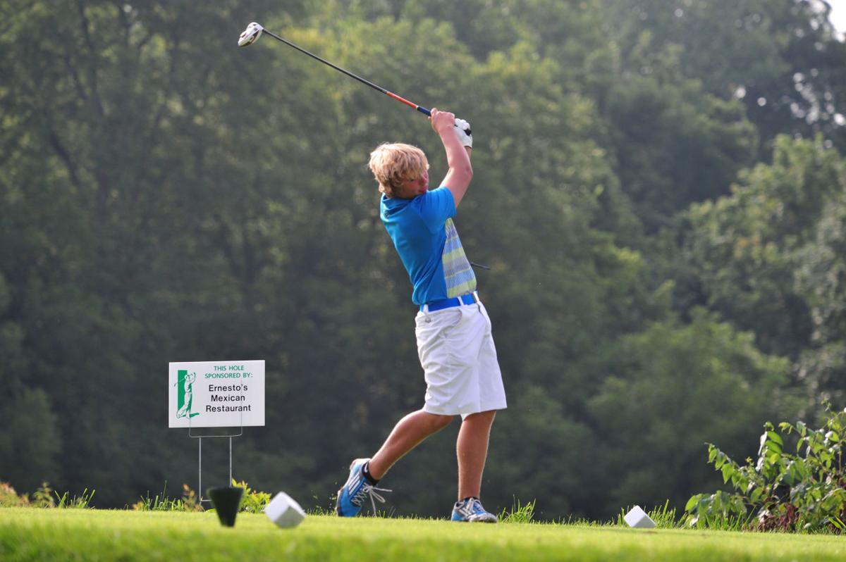 043ChamberJrGolfA14.jpg