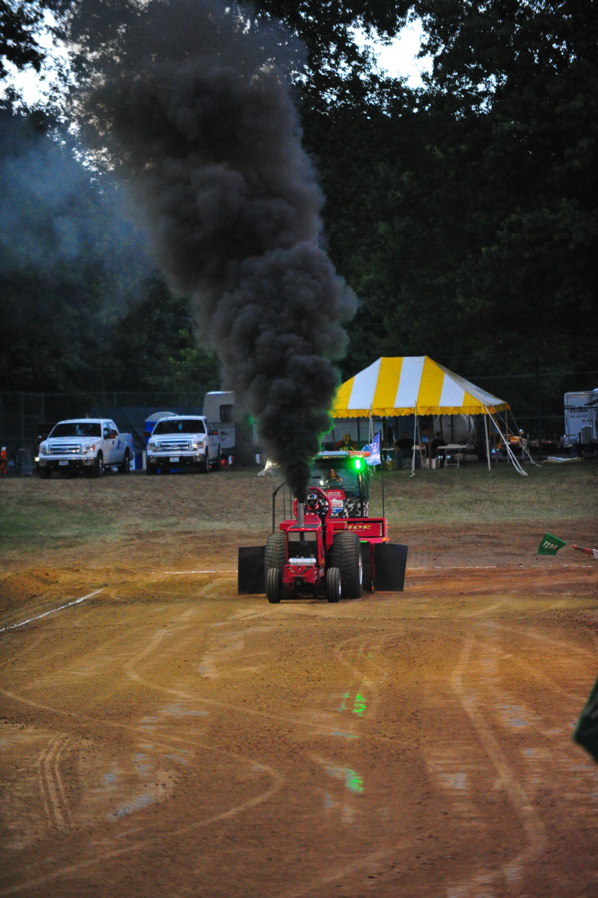 005SatNtTractor17.jpg