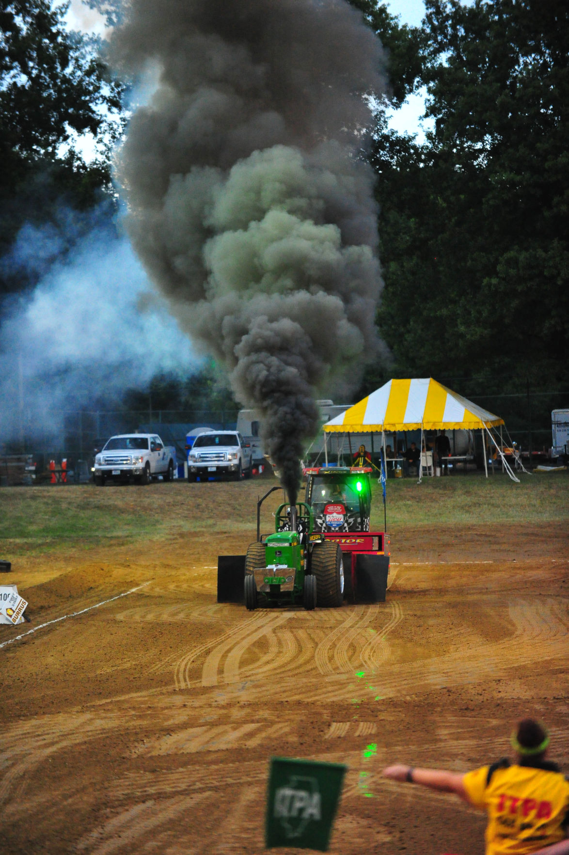 019SatNtTractor17.jpg