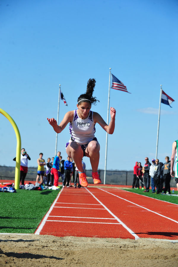 043UniRelaysB14.jpg