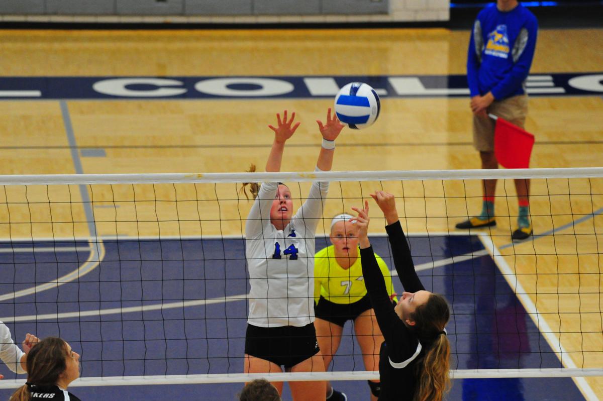 063ECCLVVB17.jpg