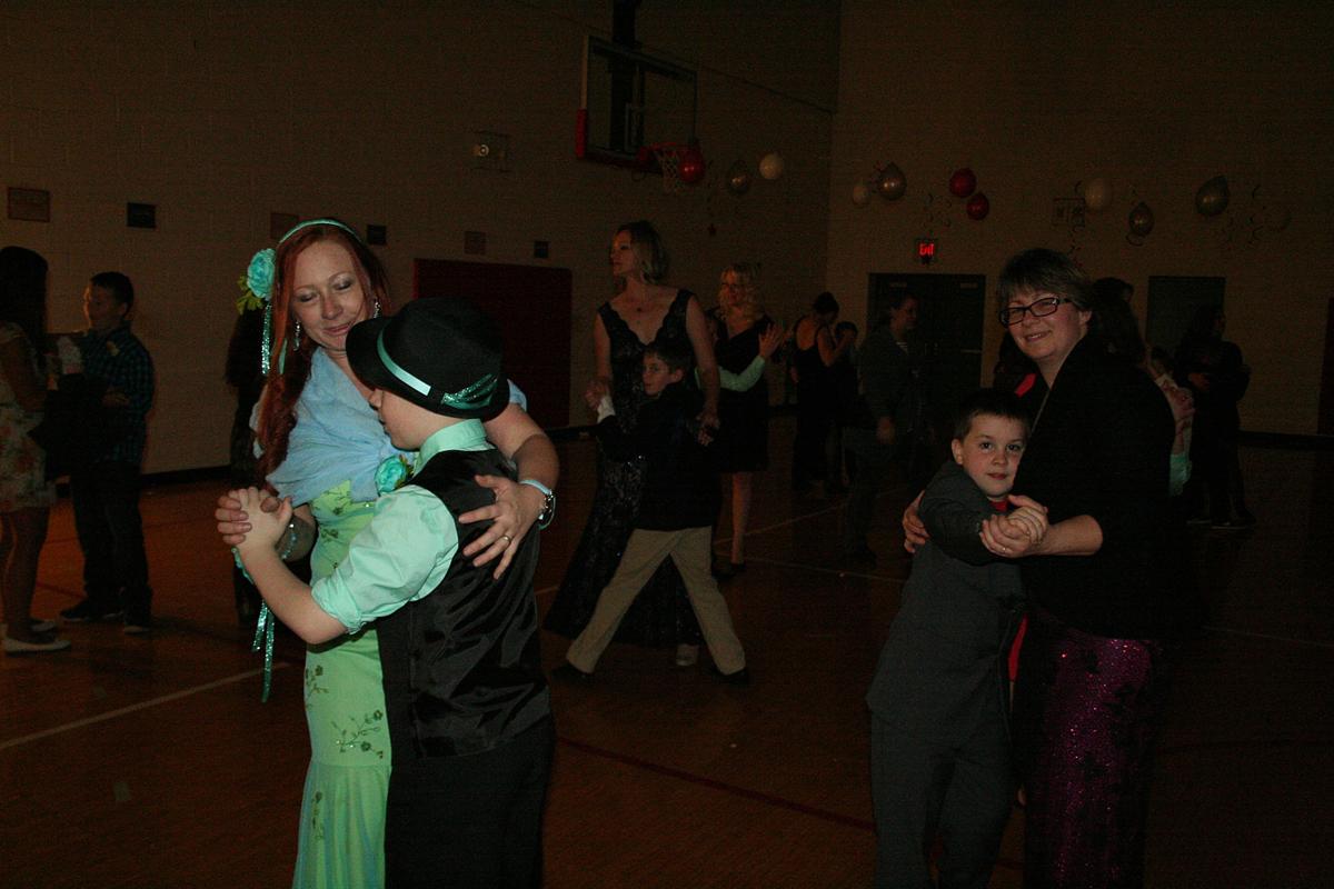 005002 SCN mom prom.gif.jpg