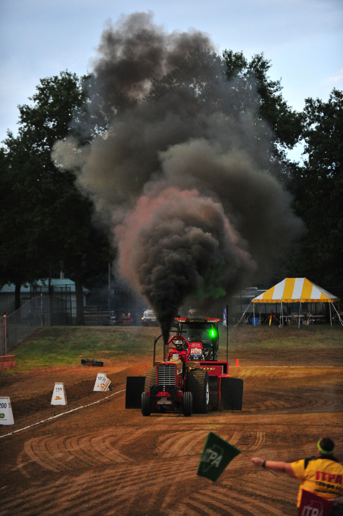 041SatNtTractor17.jpg