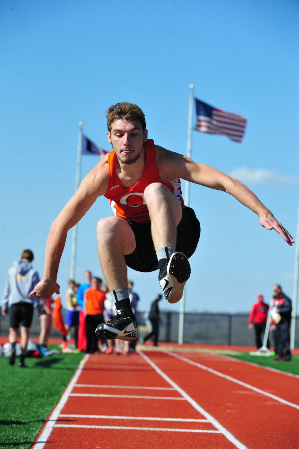 032UniRelaysB14.jpg