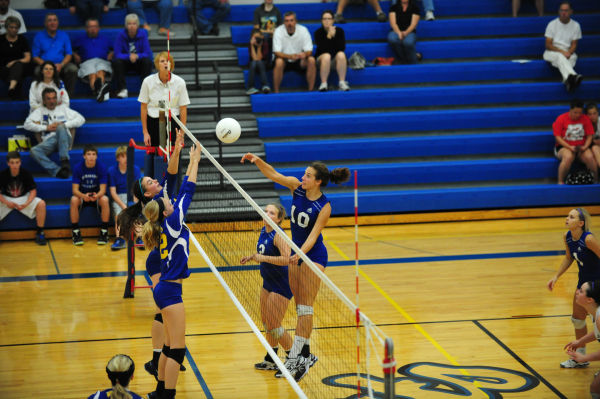 032HerTnyThuVB13.jpg