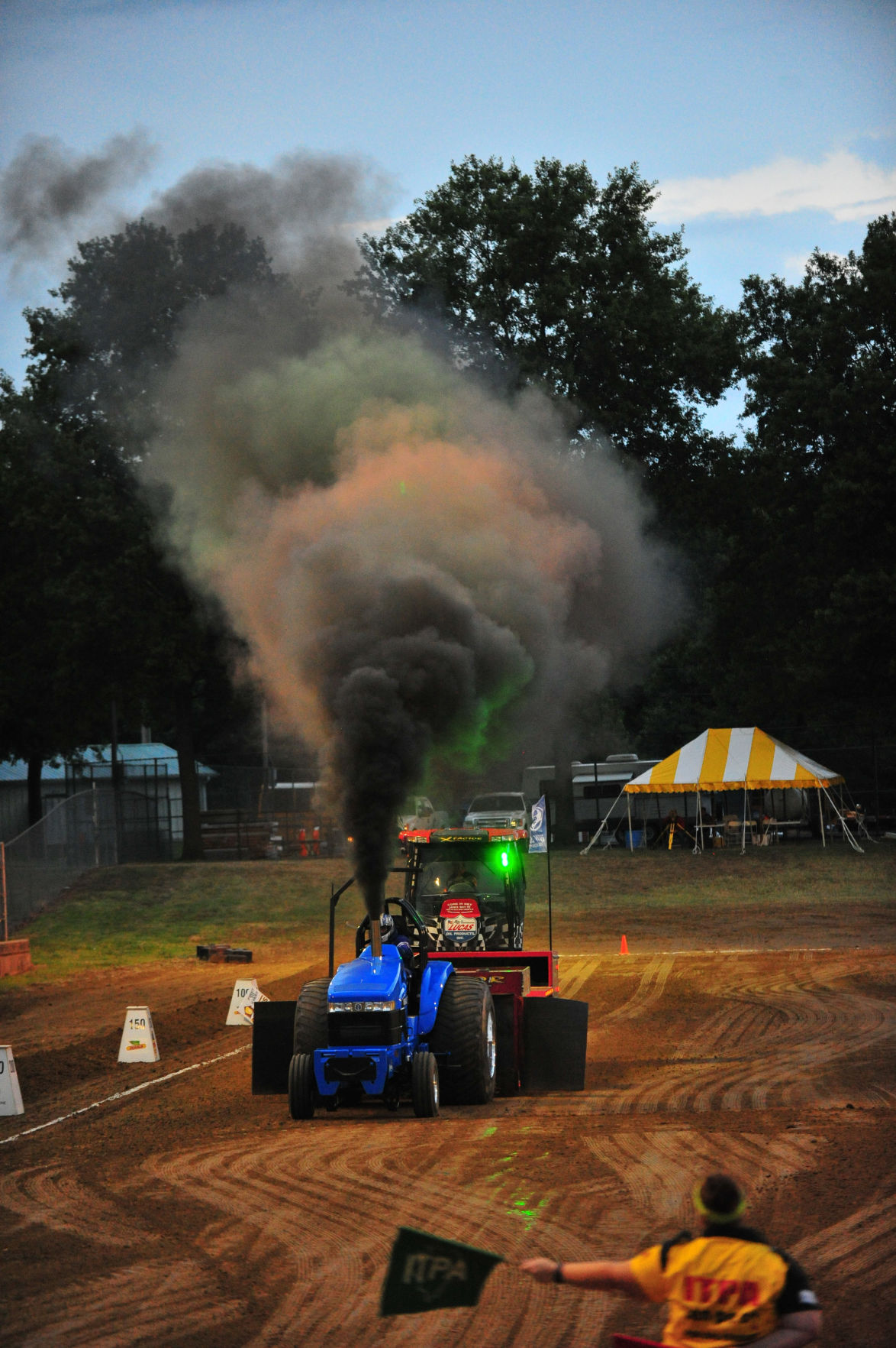 056SatNtTractor17.jpg