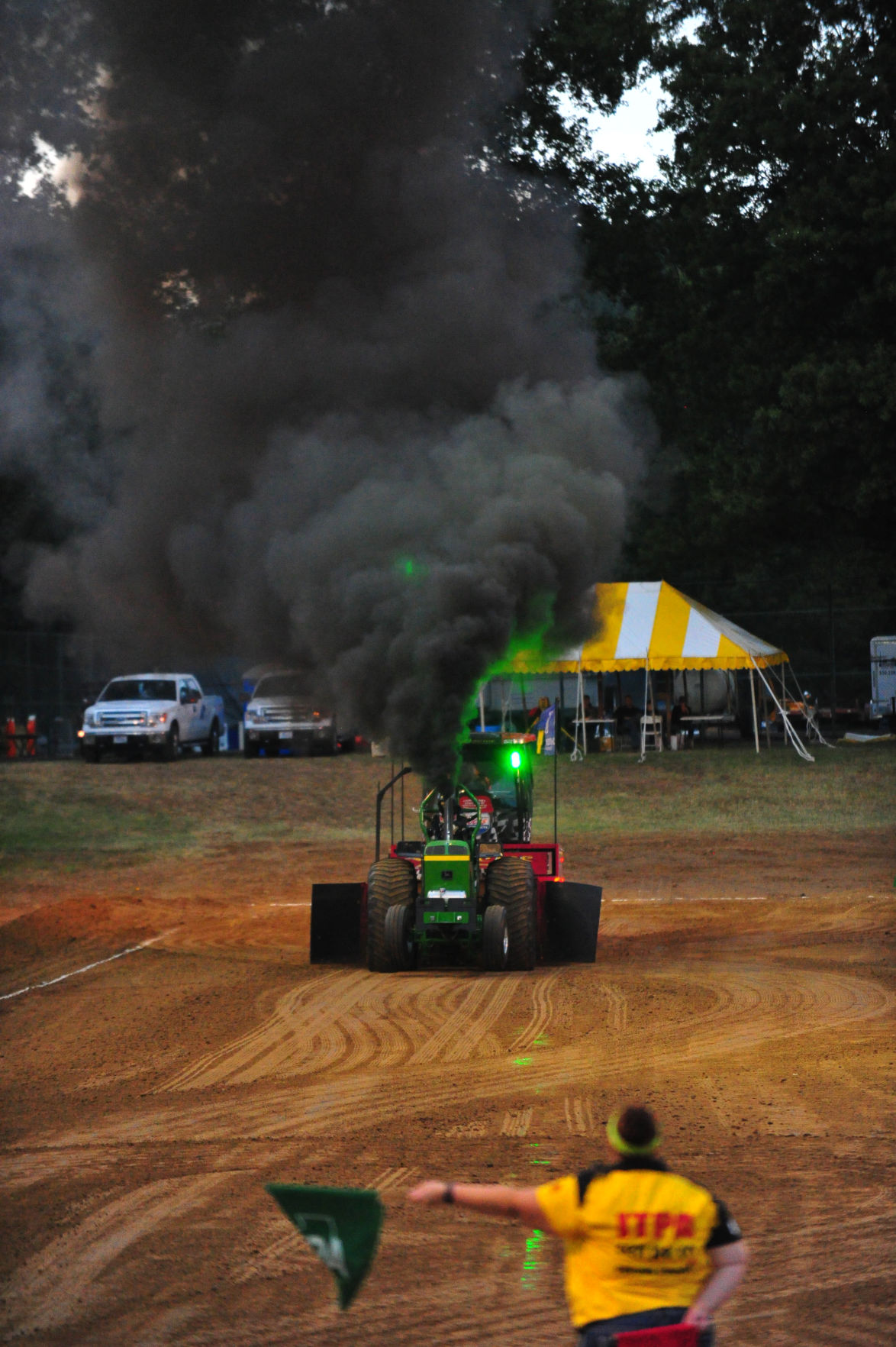 012SatNtTractor17.jpg