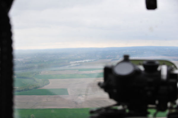 048B17MediaFlight14.jpg