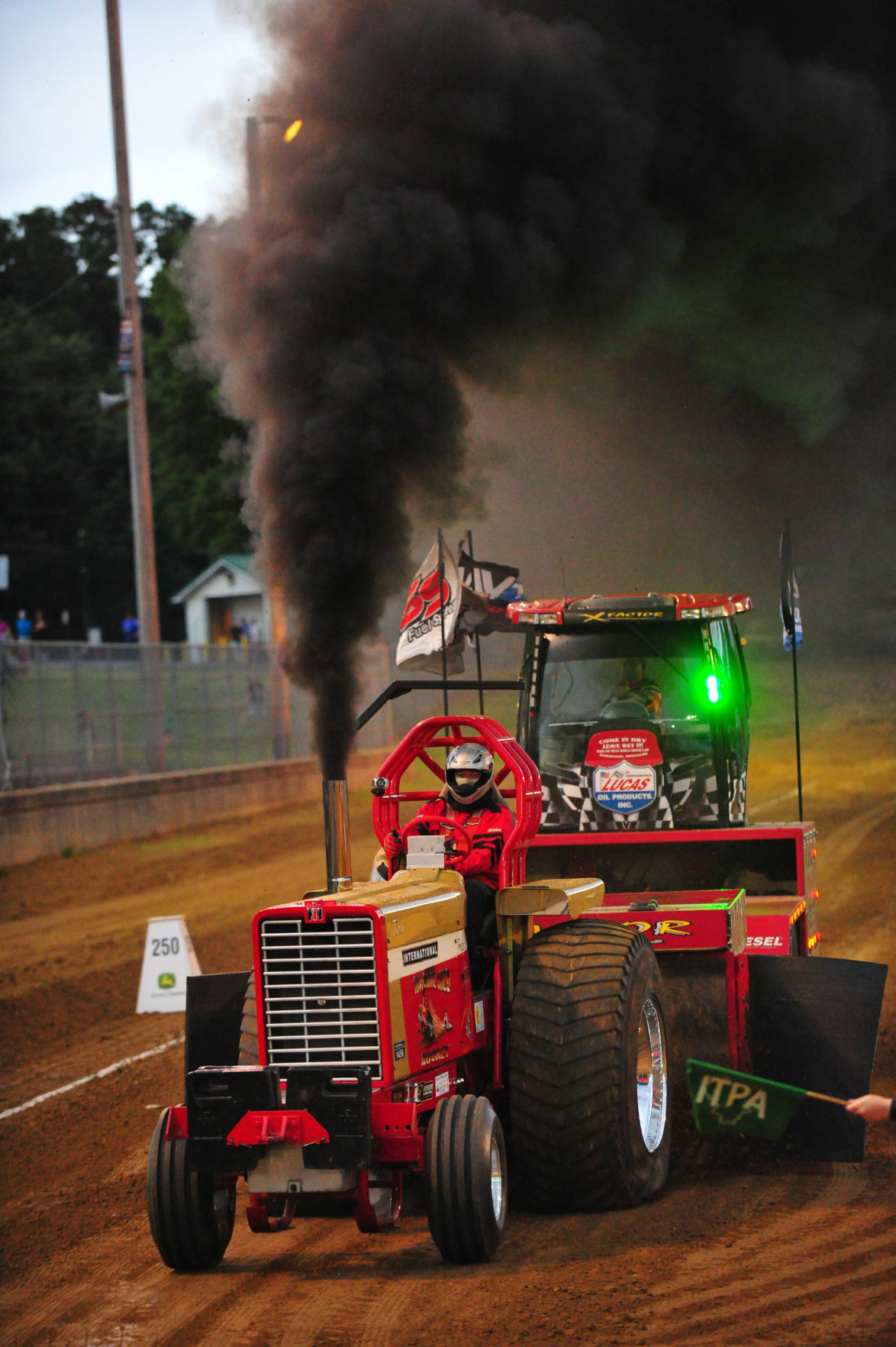 043SatNtTractor17.jpg