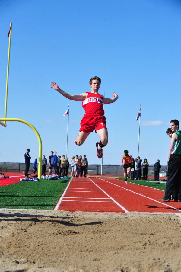 059UniRelaysB14.jpg