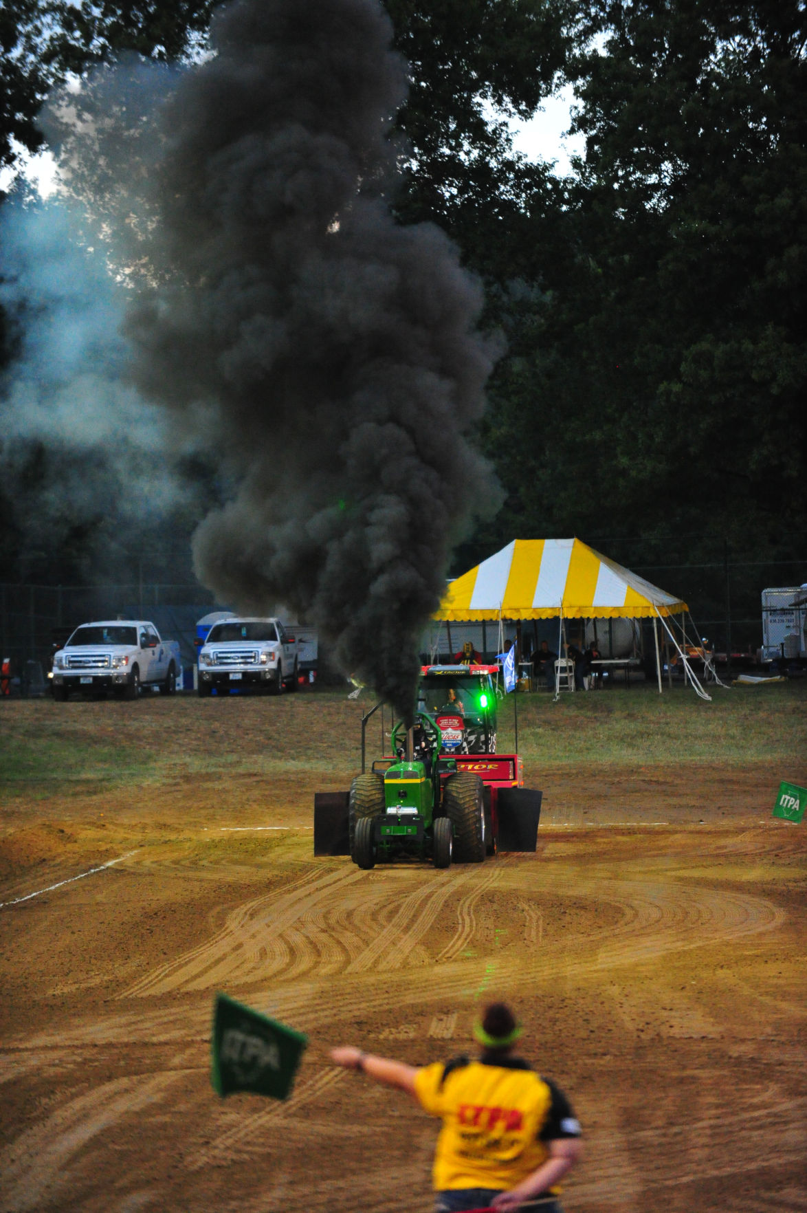 011SatNtTractor17.jpg