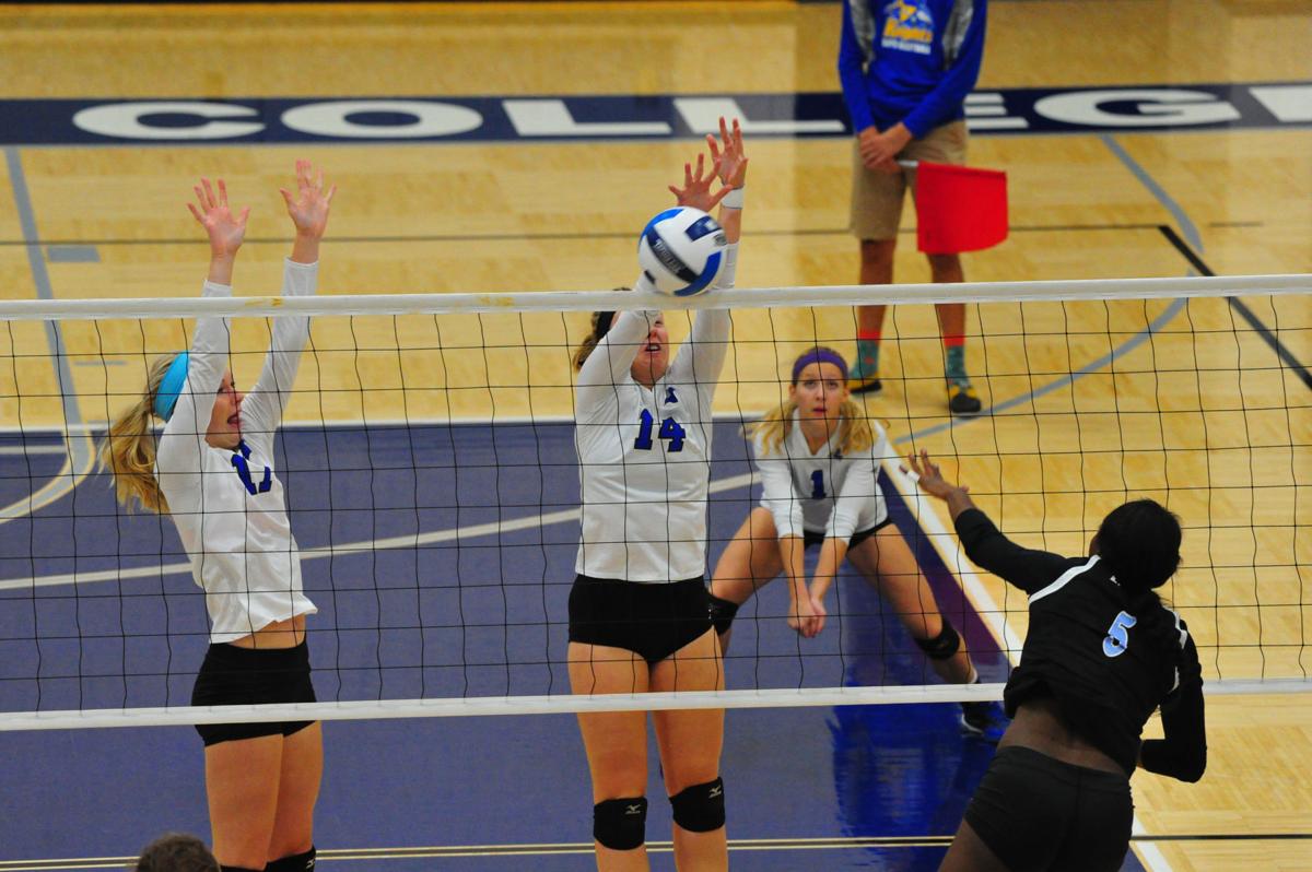 062ECCLVVB17.jpg