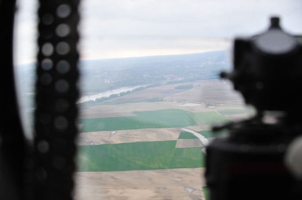 057B17MediaFlight14.jpg
