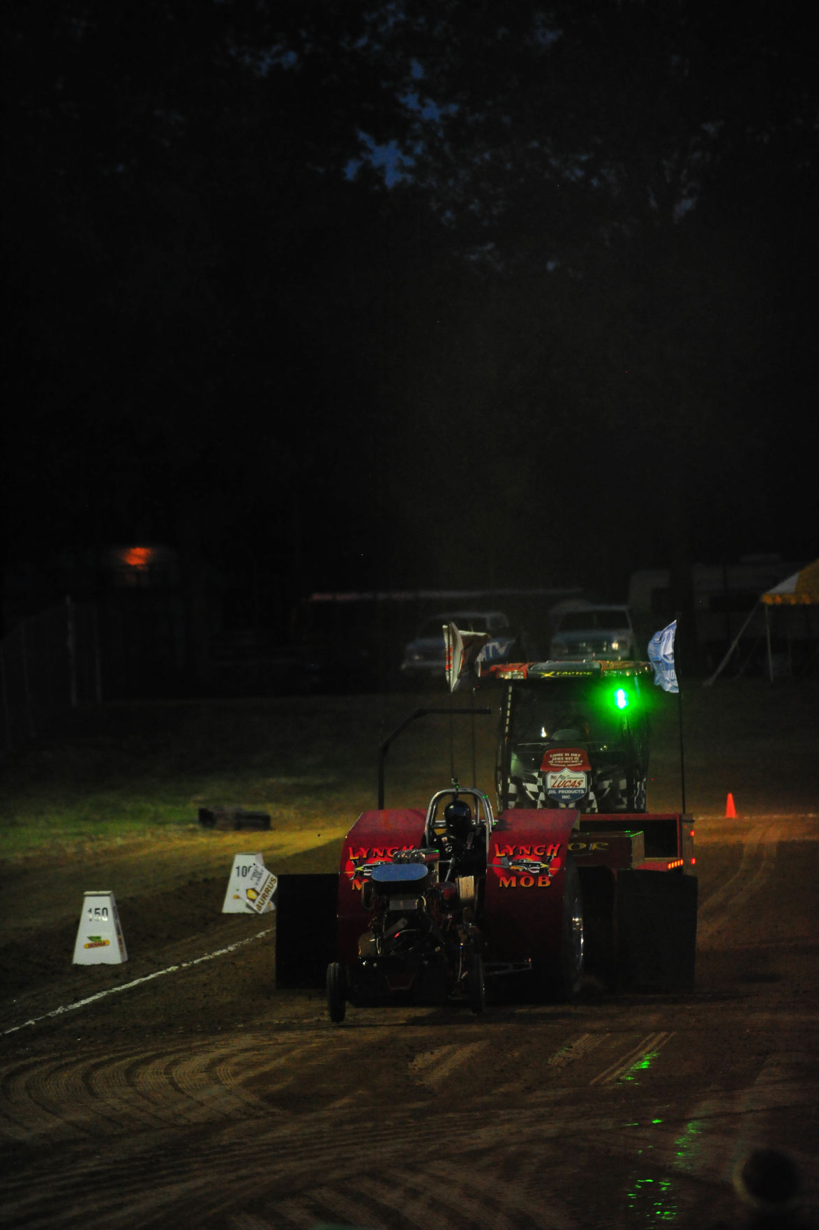 069SatNtTractor17.jpg
