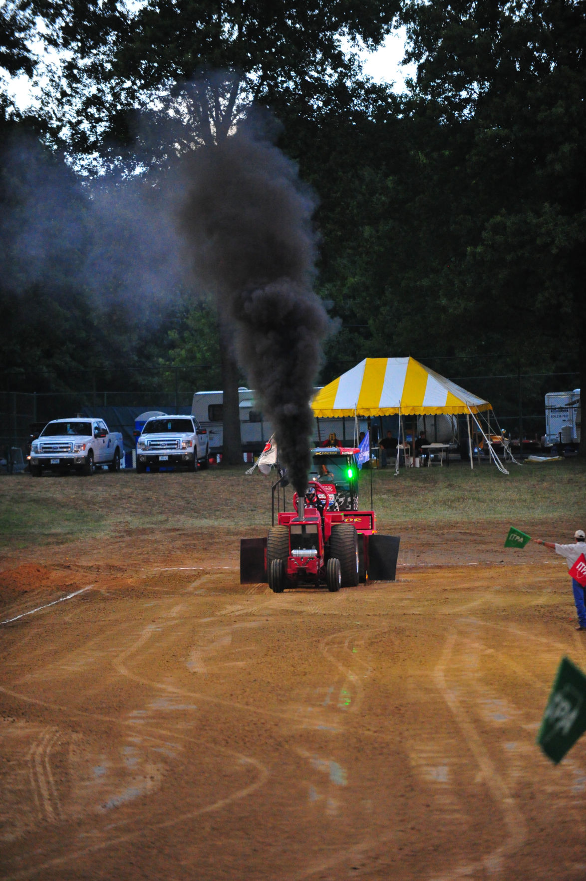 004SatNtTractor17.jpg