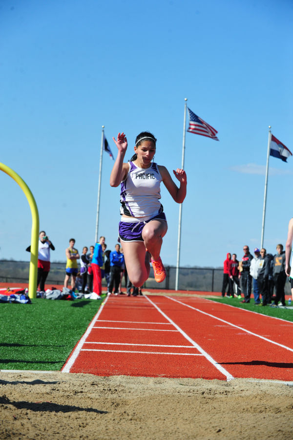 042UniRelaysB14.jpg