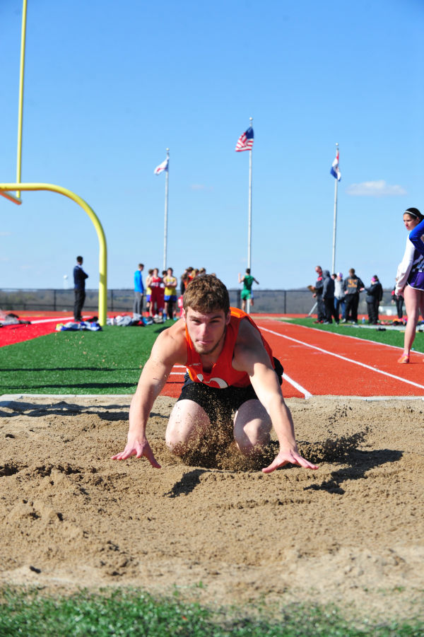 063UniRelaysB14.jpg