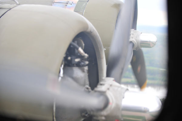 055B17MediaFlight14.jpg