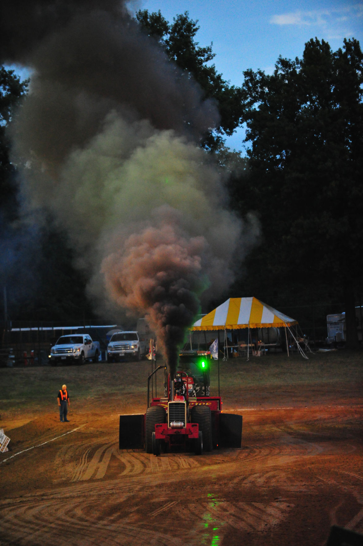 060SatNtTractor17.jpg
