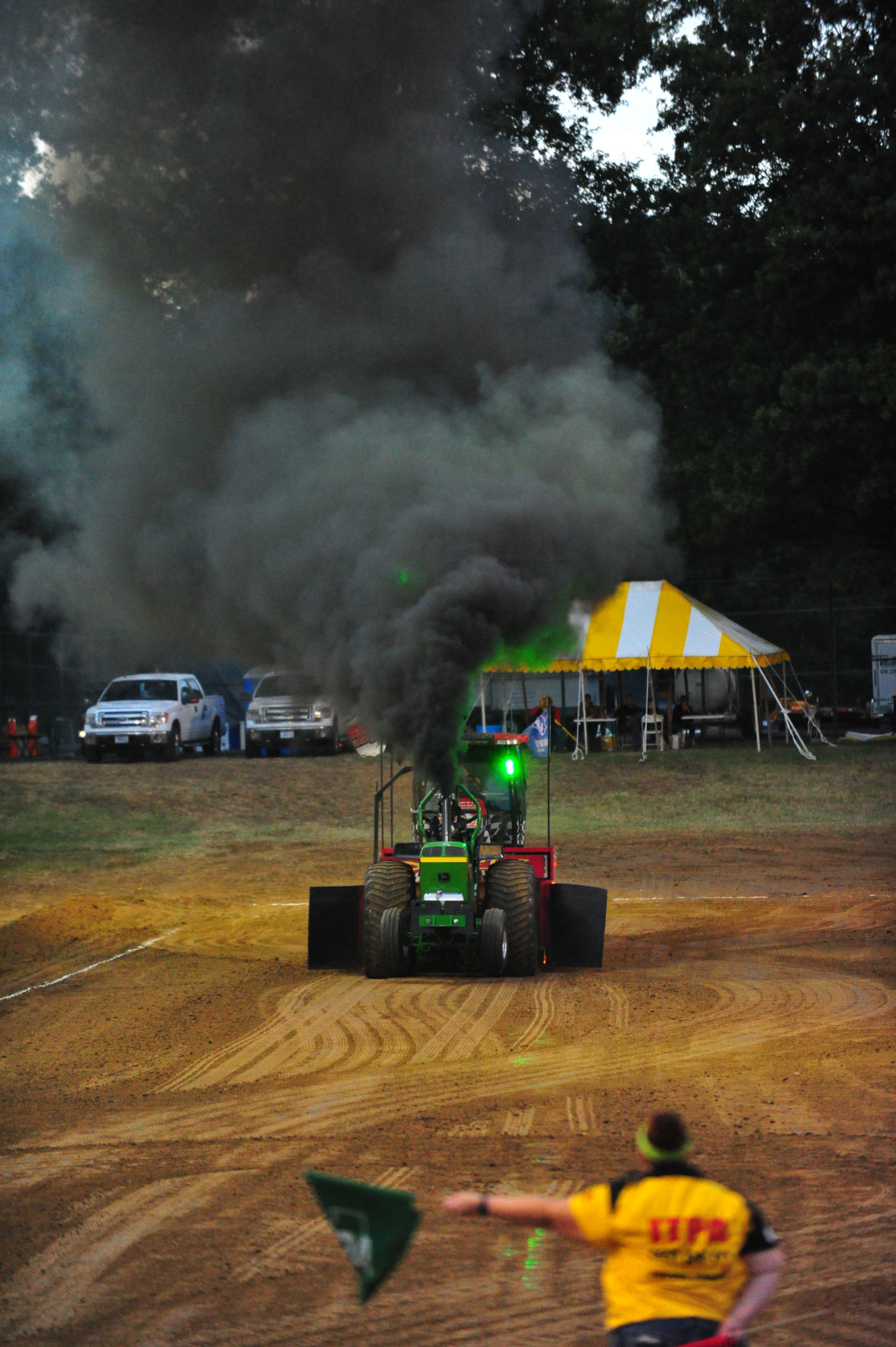 013SatNtTractor17.jpg