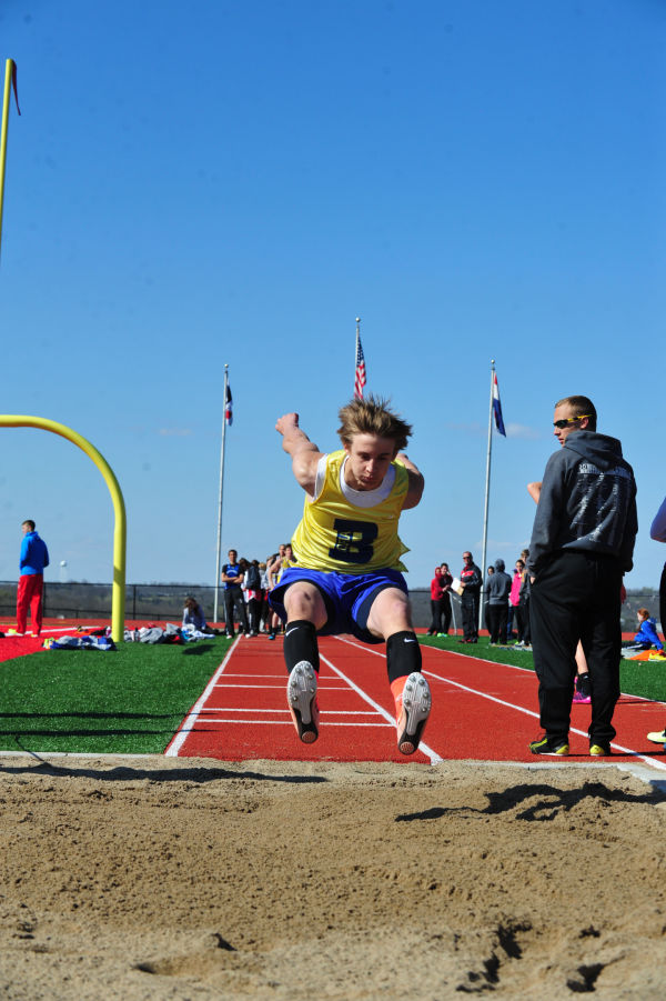 049UniRelaysB14.jpg