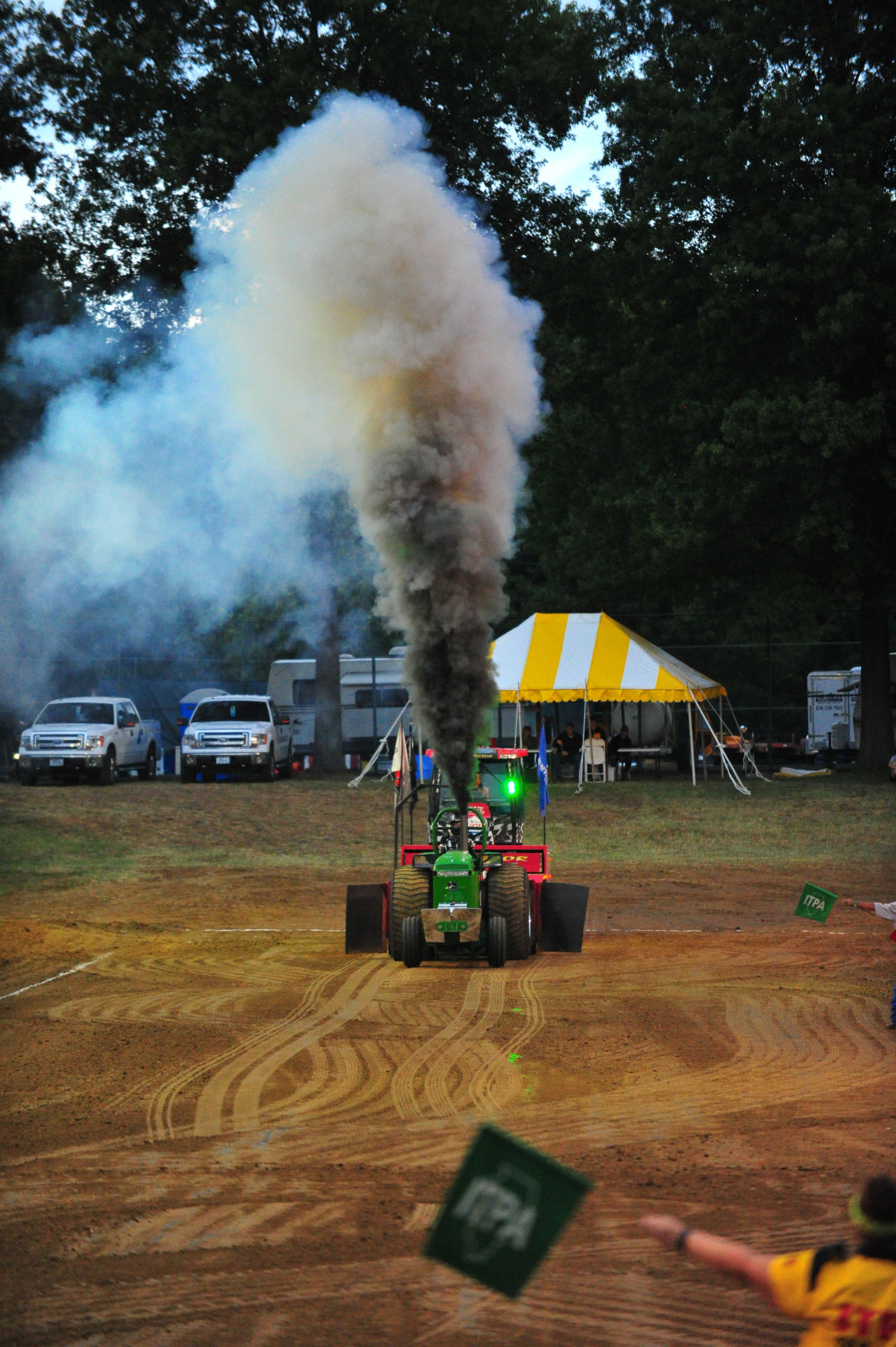 017SatNtTractor17.jpg