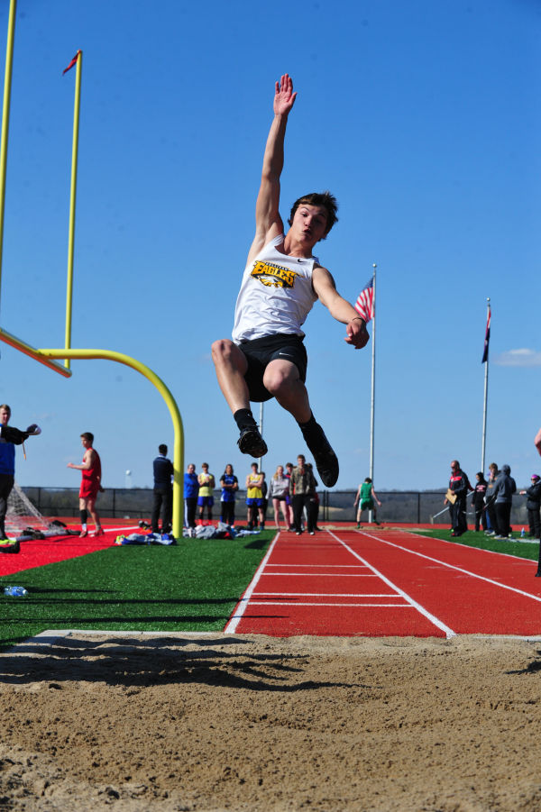 061UniRelaysB14.jpg