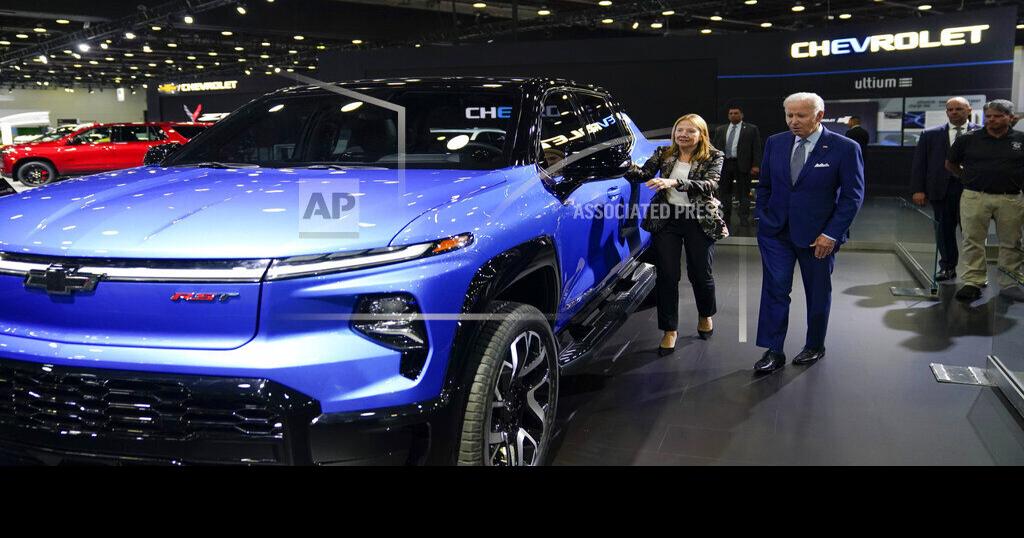 Car guy' Biden touts electric vehicles at Detroit auto show ...