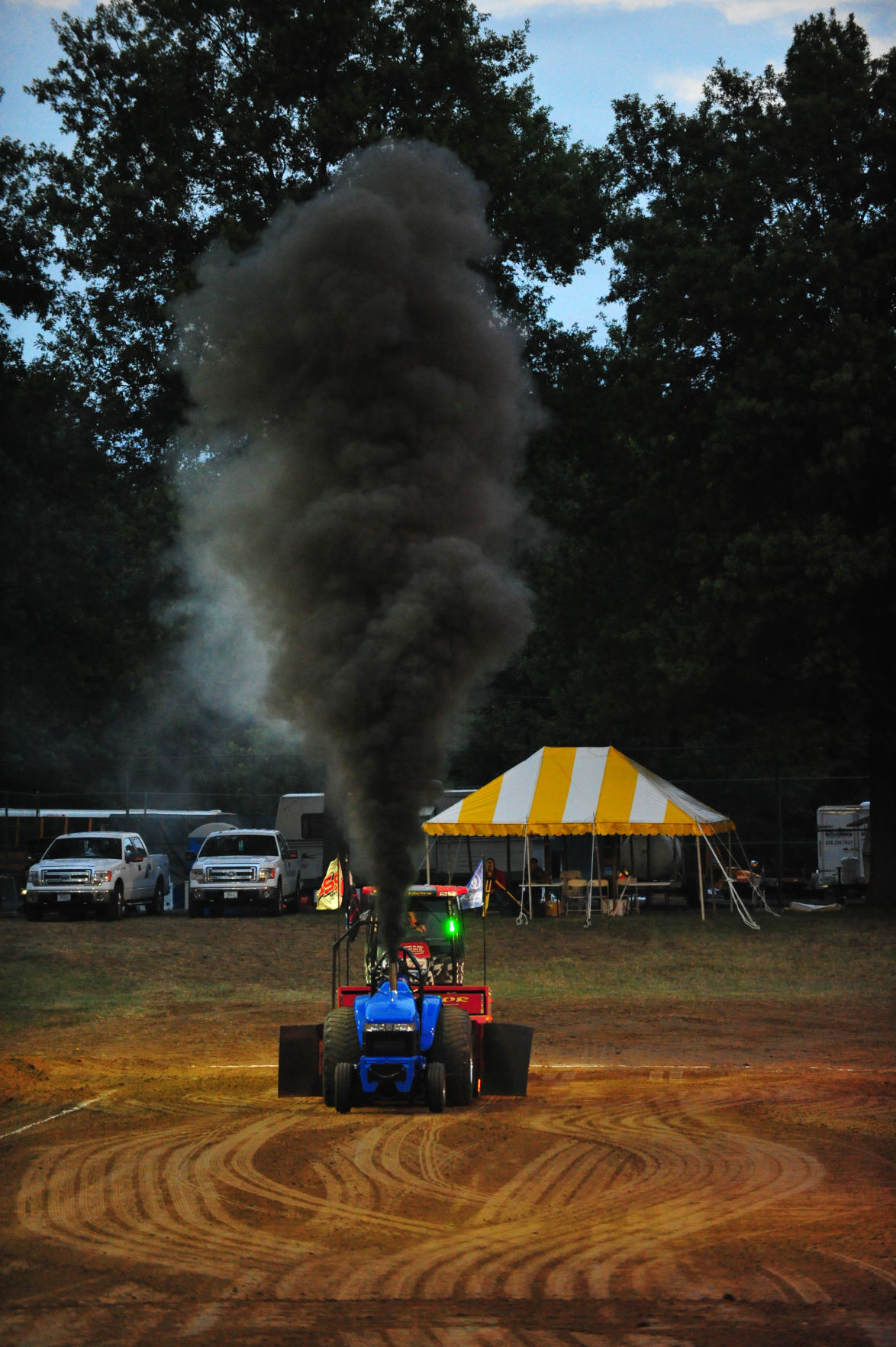 053SatNtTractor17.jpg