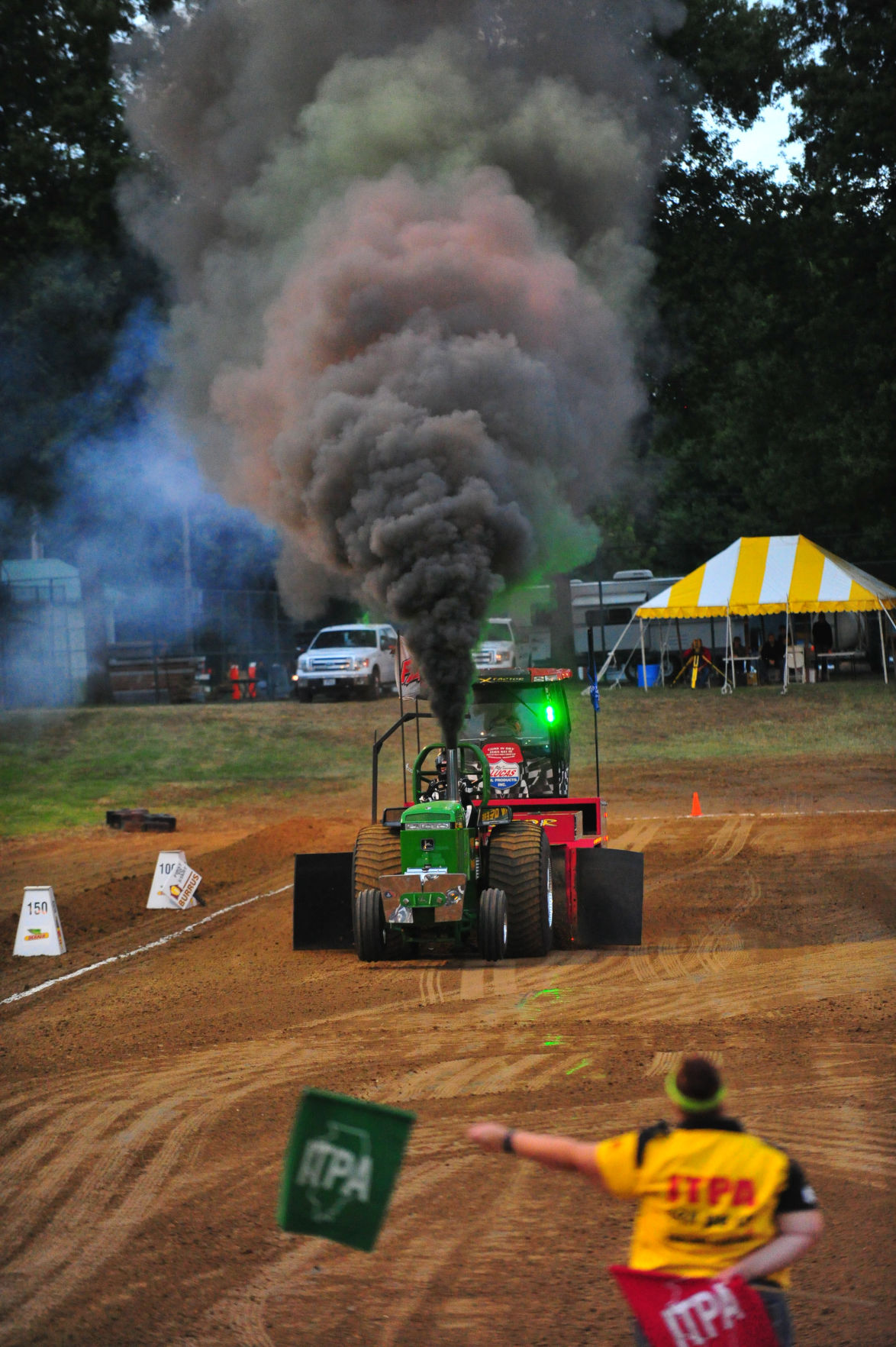 020SatNtTractor17.jpg