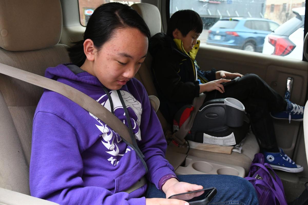 Minors Wearing Seat Belts In Backseats