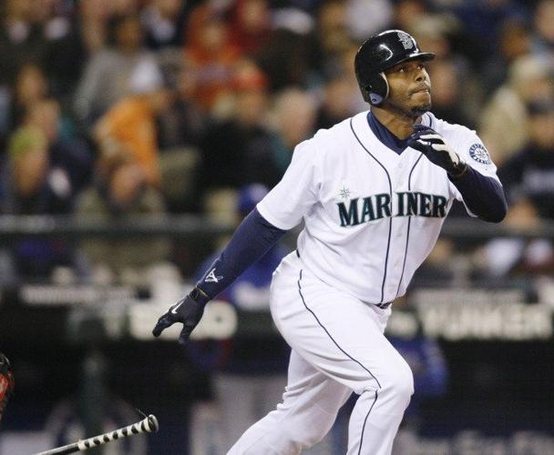 MLB: Griffey elected to Hall with highest percentage, Piazza in