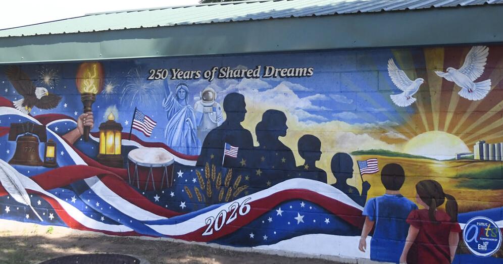 Patriotic mural at Meadowlake finished