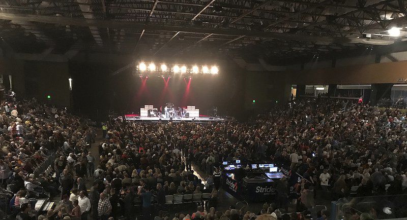 ENE REVIEW ZZ Top Puts On Memorable Show Entertainment Enidnews