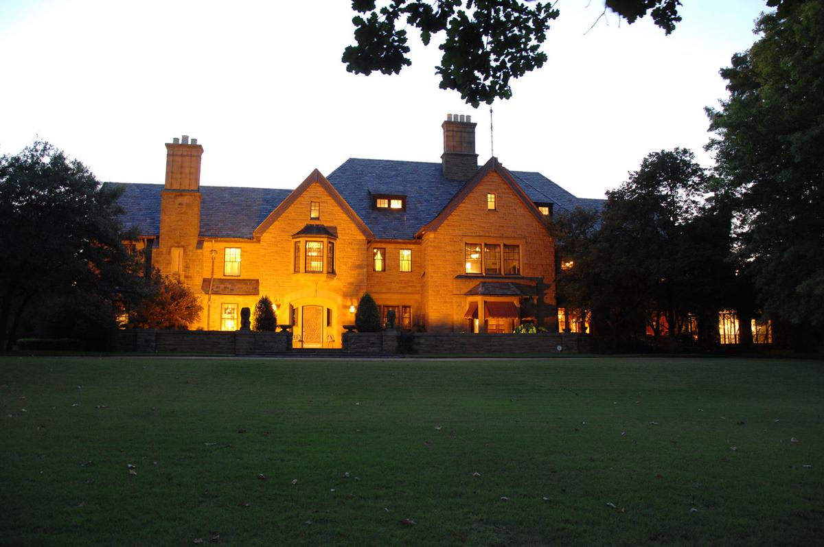 Photo slideshow Champlin Mansion Multimedia