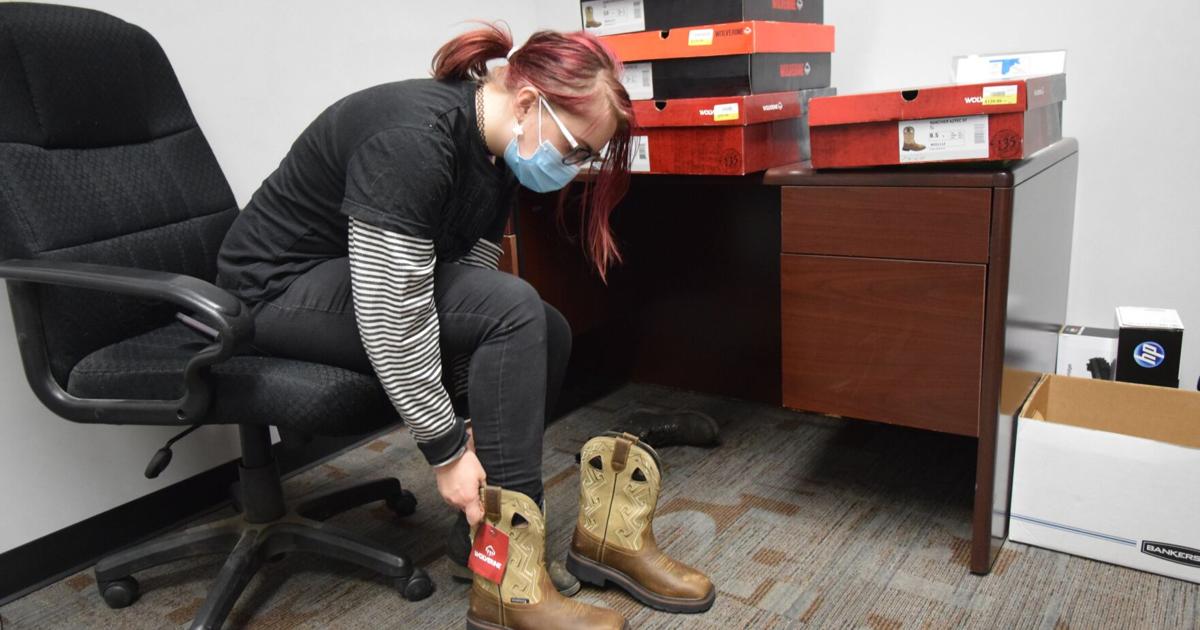 YouthBuild students get new work boots to help with projects | News ...