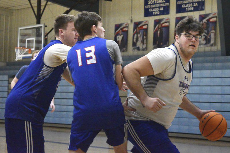 Firstyear Waukomis HC Allen Hicks leads resurgent Chiefs to regionals